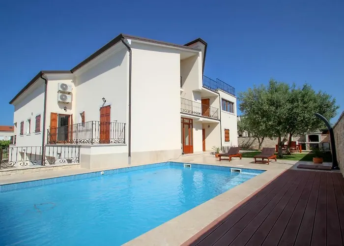 Casa Rafael 1 *